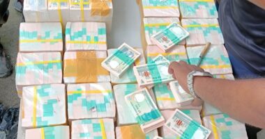 বুড়িমারী স্থলবন্দরে পরিত্যক্ত অবস্থায় এক লাখ টাকার দুই টাকার নতুন নোট জব্দ