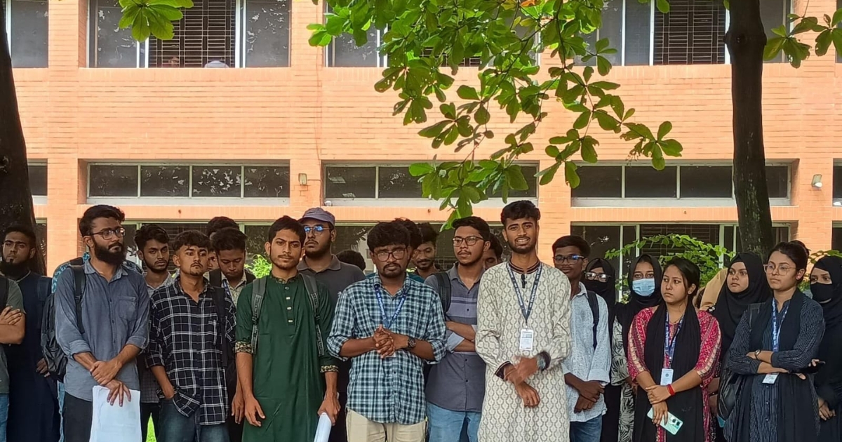 প্রার্থী-ভোটারদের নিরাপত্তা নিশ্চিতের দাবিতে গবিতে অবস্থান কর্মসূচি