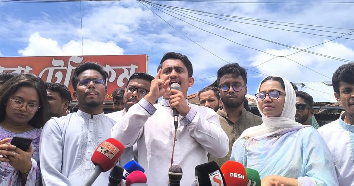 পিঠ বাঁচিয়ে বাংলাদেশে আর রাজনীতি করা যাবে না : সারজিস আলম