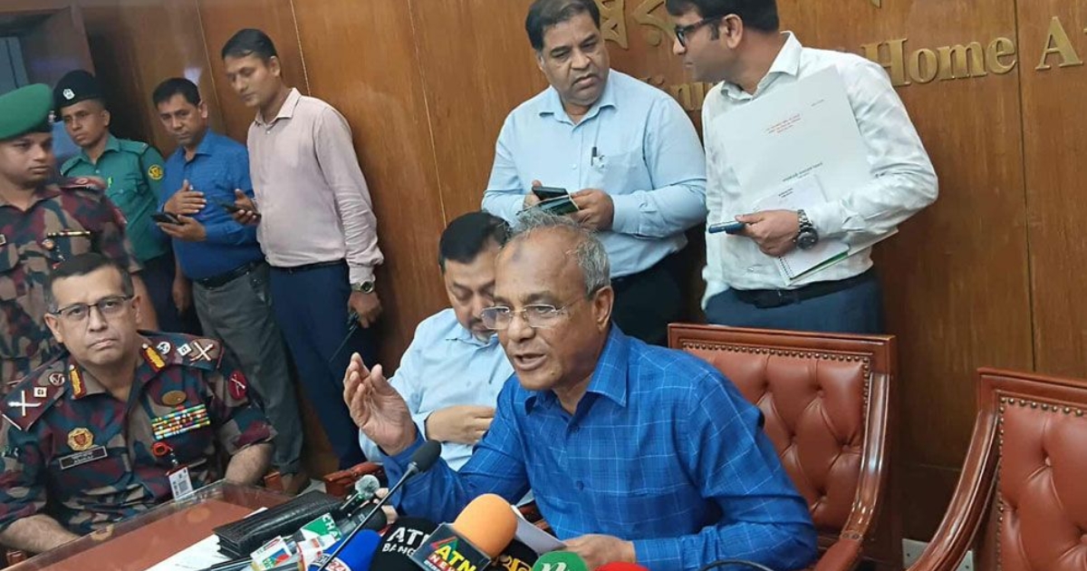 নির্বাচনের মাঠে থাকবে সেনা, নৌ ও বিমানবাহিনী : স্বরাষ্ট্র উপদেষ্টা