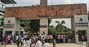 গকসু নির্বাচন: ক্যাম্পাসে শান্তিপূর্ণ ভোট, বাইরে উত্তেজনার ছাপ