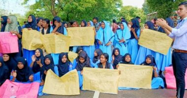 সহপাঠী নিহতের প্রতিবাদে মহাসড়ক অবরোধ করলো শিক্ষার্থীরা