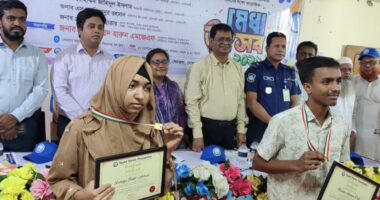 সেনবাগে দুই মেধাবীকে গোল্ড মেডেল সম্মাননা প্রদান