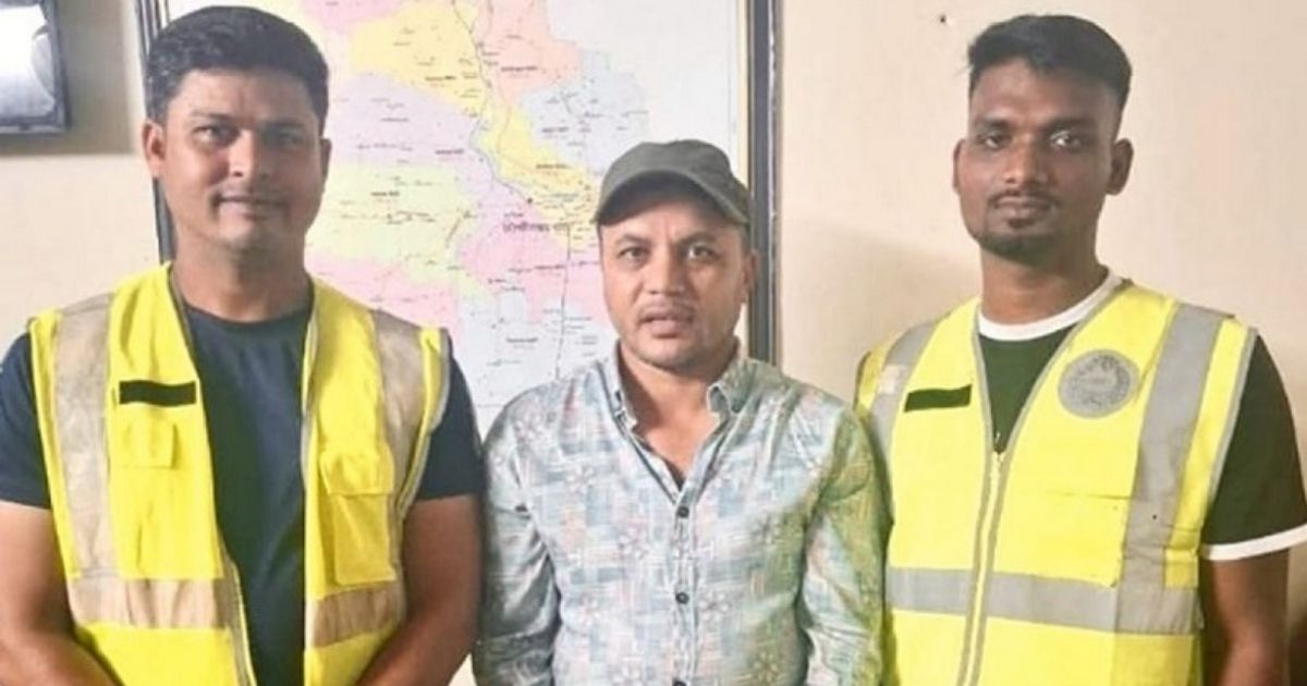 গ্রেপ্তার এড়াতে শ্রমিক সেজে লুকিয়েও শেষ রক্ষা হলো না ছাত্রলীগ নেতার