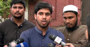 হেরে যাওয়ার পর শিবিরের ভিপি প্রার্থী বললেন, “আল্লাহ তাদের দায়িত্ব সহজ করে দিন”