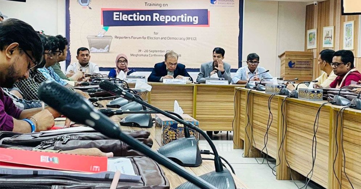 ‘প্রশাসনে এখন তিন ধরনের শক্তি সক্রিয়’ হঠাৎ করে পুরো প্রশাসন পরিবর্তন করা সম্ভব নয়