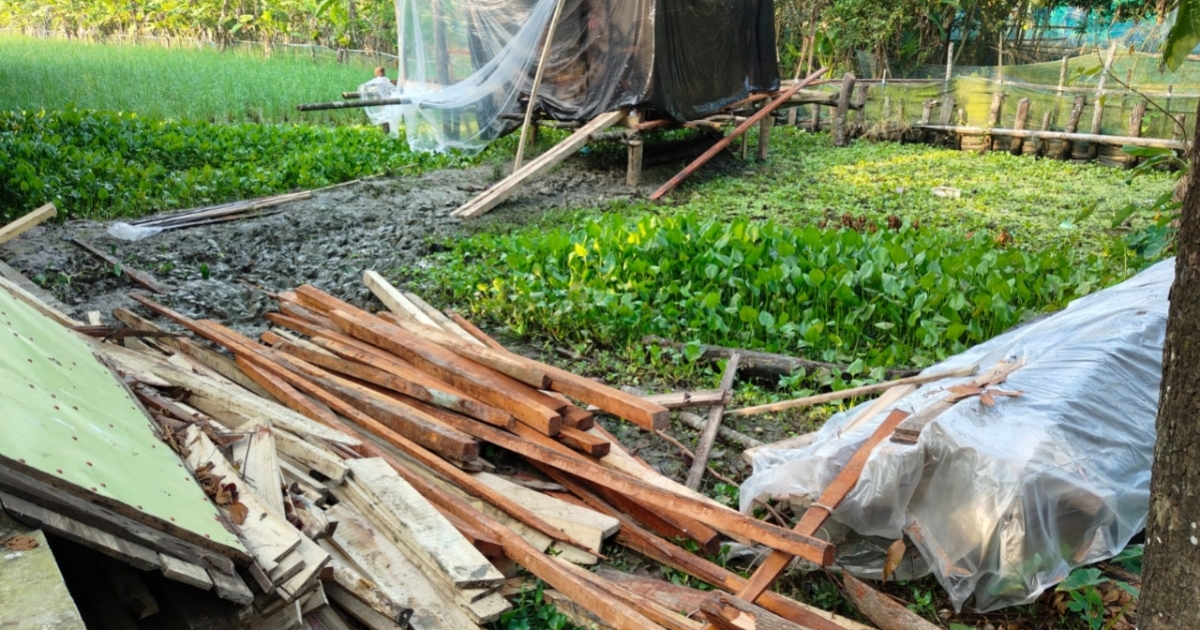 ইন্দুরকানীতে রাতের আঁধারে গরিব দিনমজুরের জমি দখলের অভিযোগ