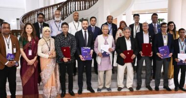 শ্রমজীবী মানুষের অধিকার আদায়ে স্মরণীয় দিন আজ : প্রধান উপদেষ্টা