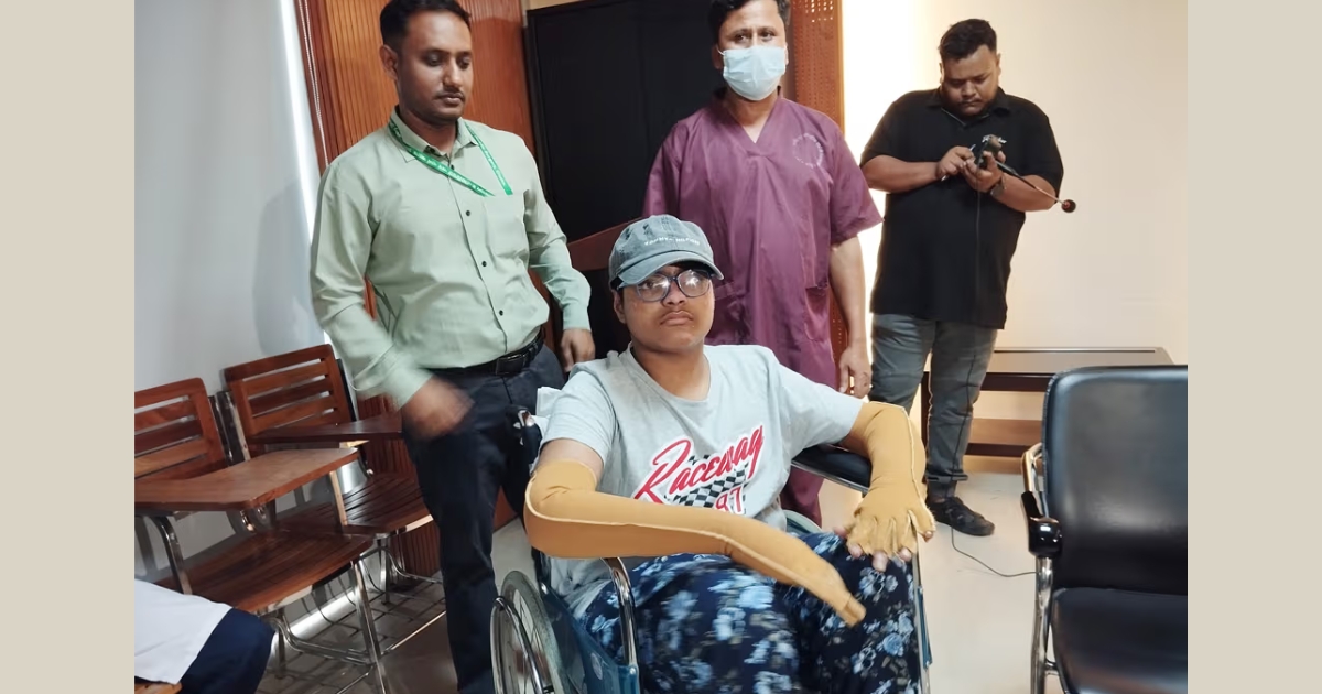 ৩৬টি সার্জারি শেষে ৯৭ দিন পর সুস্থ হয়ে বাড়ি ফিরেছে মাইলস্টোন শিক্ষার্থী নাভিদ