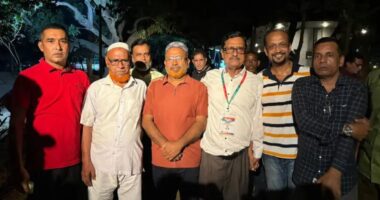 পদ স্থগিত সত্বেও মনোনয়নপ্রত্যাশীদের সঙ্গে গুলশান কার্যালয়ে ফজলুর রহমান