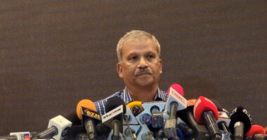 গণভোট ইস্যুতে দ্রুতই সিদ্ধান্ত নেবেন প্রধান উপদেষ্টা : আসিফ নজরুল