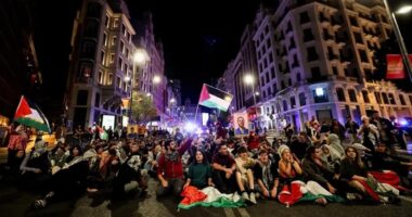 গ্লোবাল সুমুদ ফ্লোটিলার ত্রাণবাহী নৌবহর আটকানোর ঘটনায় ইসরায়েলি রাষ্ট্রদূতকে স্পেনের তলব