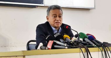 নির্বাচনের মাধ্যমেই গণতন্ত্রের শাসন ফিরিয়ে আনতে হবে : আমীর খসরু