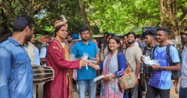 নবাব সিরাজউদ্দৌলার সাজে রাকসু প্রচারণায় ছাত্রদল প্রার্থী কাফী