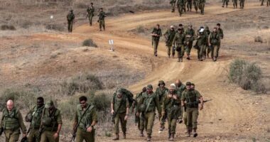 গাজা থেকে ইসরাইলি সেনা প্রত্যাহার শুরু