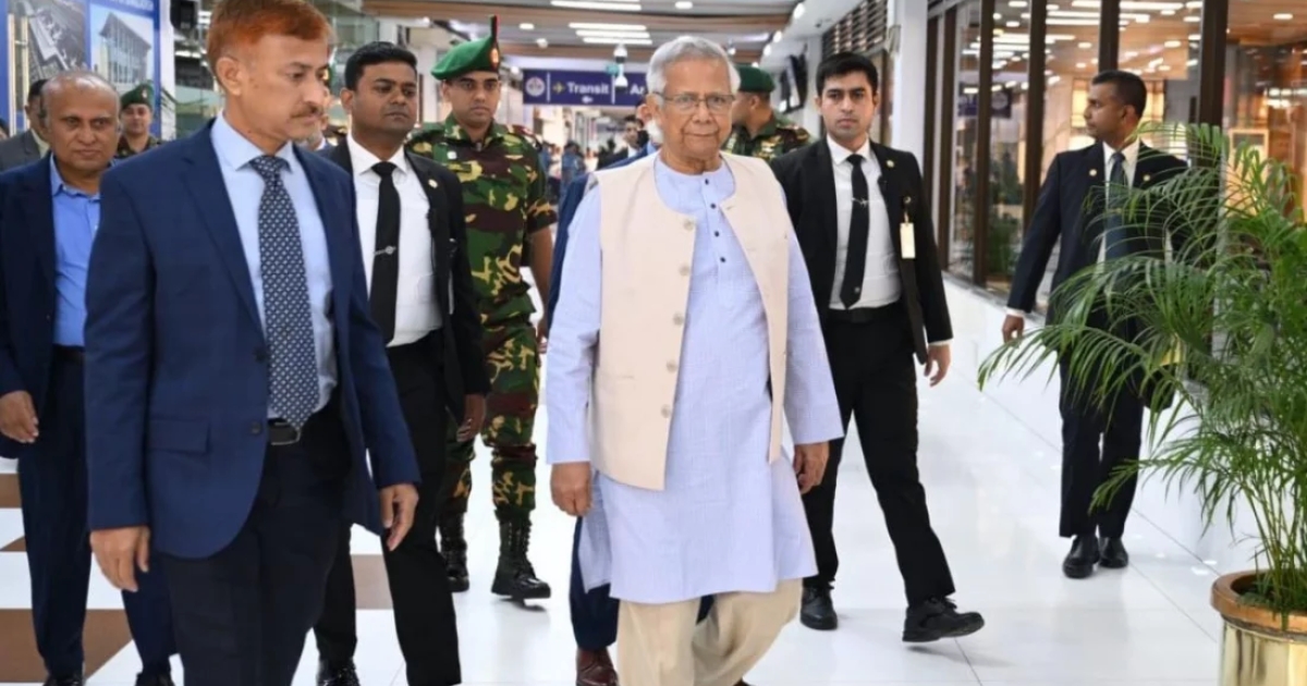 রোমের উদ্দেশে দেশ ছেড়েছেন প্রধান উপদেষ্টা