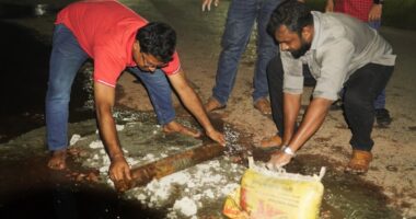 শিক্ষার্থীদের দুর্ভোগ লাঘবে শেকৃবি ছাত্রদলের রাস্তাসংস্কার