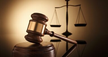 পিরোজপুর জেলা পরিষদের সাবেক সদস্য আজাদের দেশত্যাগে নিষেধাজ্ঞা, সম্পদ জব্দের আদেশ