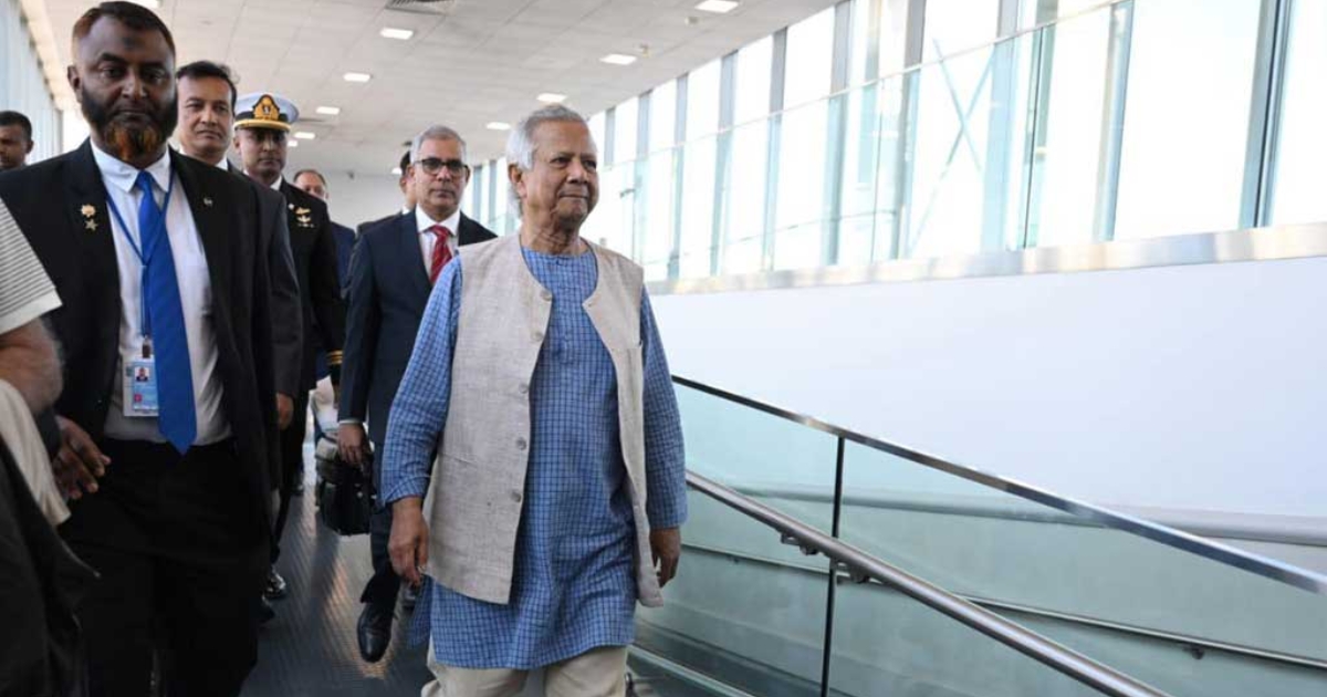 রোম সফর শেষে দেশে ফিরেছেন প্রধান উপদেষ্টা