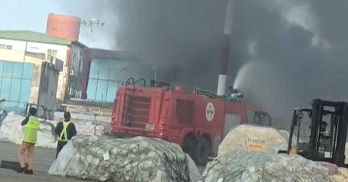 শাহজালাল আন্তর্জাতিক বিমানবন্দরে কার্গো ভিলেজে আগুন