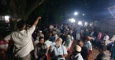 রাকসু ভোটে ক্যাম্পাসের বাহিরে ভিড় জামায়াত-বিএনপি নেতাকর্মীদের