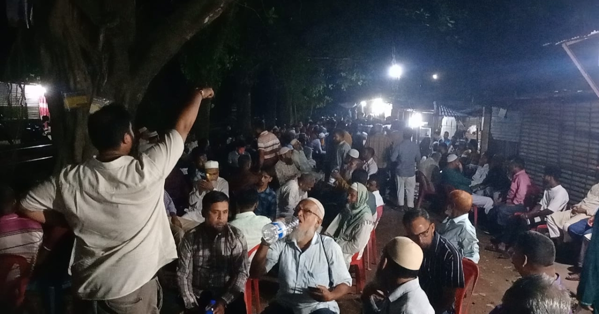 রাকসু ভোটে ক্যাম্পাসের বাহিরে ভিড় জামায়াত-বিএনপি নেতাকর্মীদের