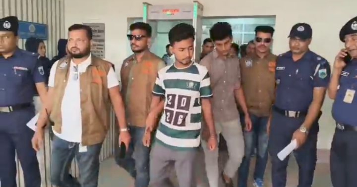 নাটোরে ডাকাত দলের ৭ সদস্য আটক ব্যাটারিচালিত অটোরিকশা জব্দ