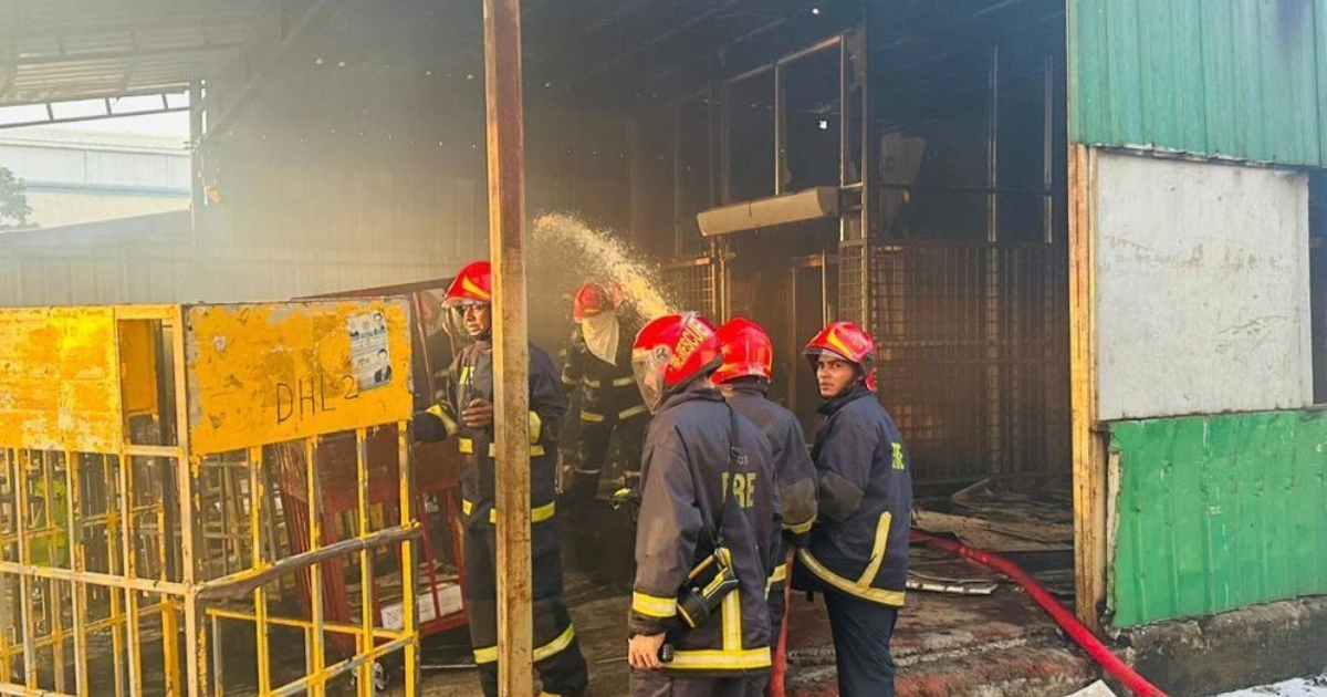 পুরোপুরি নিভে গেছে শাহজালাল বিমানবন্দরের আগুন : ফায়ার সার্ভিস