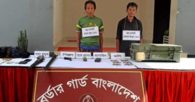 বান্দরবান থানচিতে যৌথ বাহিনীর টানা দুই দিনের অভিযানে অস্ত্র ও গ্রেনেড সহ দুই অস্ত্র ব্যবসায়ী আটক