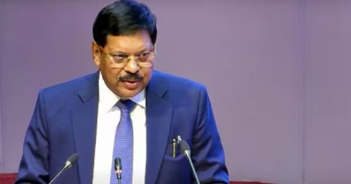 ভারতের প্রধান বিচারপতিকে লক্ষ্য করে জুতা নিক্ষেপ, আইনজীবী বরখাস্ত