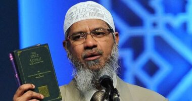 প্রথমবারের মতো বাংলাদেশে আসছেন ড. জাকির নায়েক