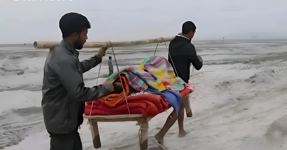 কাঁধে মা, পিঠে জীবন: তিস্তা চরের নির্মম বাস্তবতা