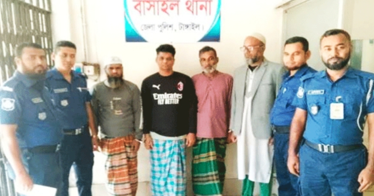 টাঙ্গাইলে চলন্ত বাসে আগুন : চারজন গ্রেফতার