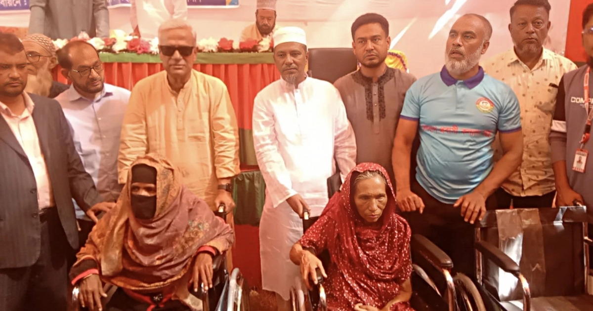 সেনবাগ হাসপাতালে ওয়াটার কুলার–হুইলচেয়ার দিল সেনবাগ প্রবাসী কল্যাণ সংস্থা