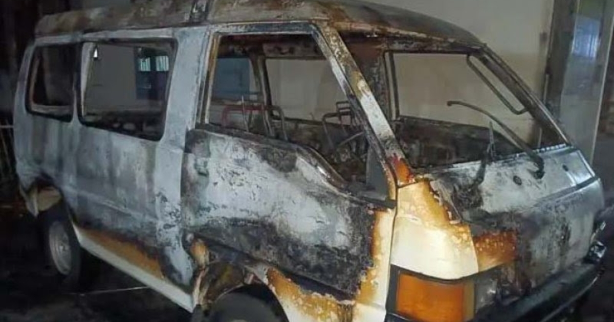 হাসপাতালের পার্কিংয়ে রাখা অ্যাম্বুলেন্সে অগ্নিসংযোগ