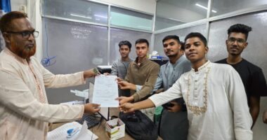 জকসুতে মনোনয়ন সংগ্রহ করলো সর্বকনিষ্ঠ ব্যাচের ‘তরুণ শিক্ষার্থী ঐক্য’ প্যানেল