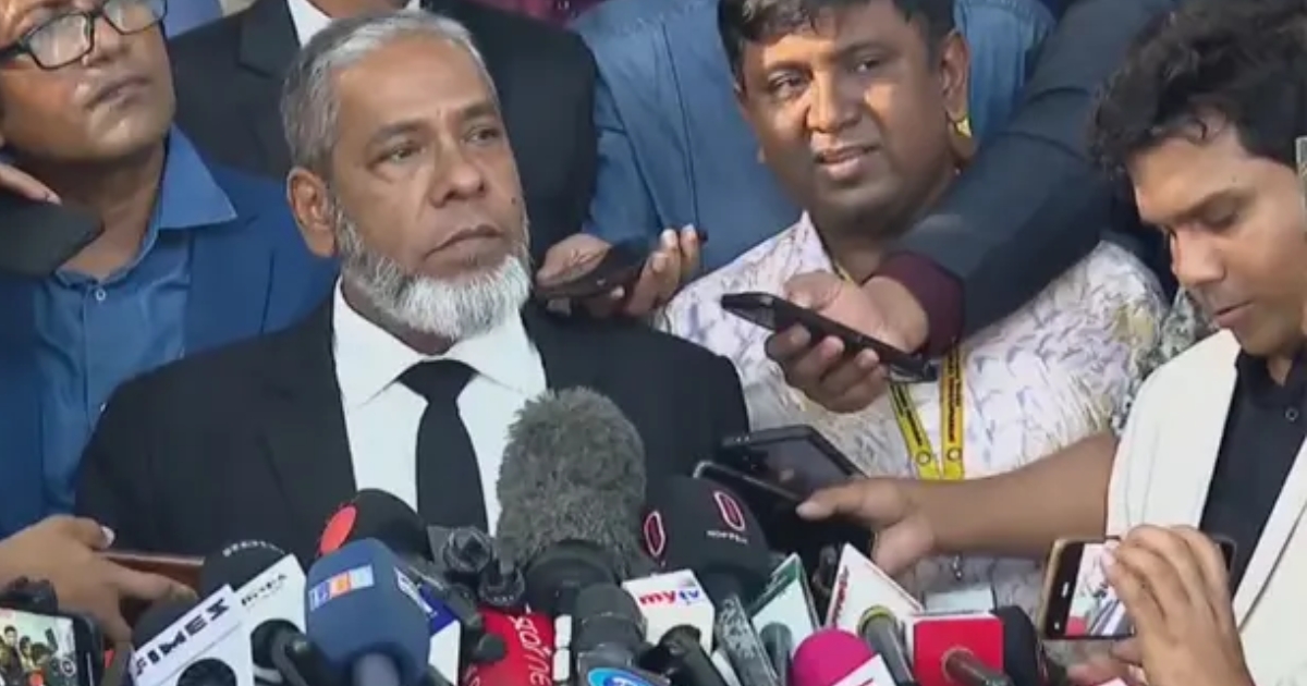 ‘আমি আসলে খুব কষ্ট পাচ্ছি’- রায়ের প্রতিক্রিয়ায় শেখ হাসিনার আইনজীবী আমির হোসেন