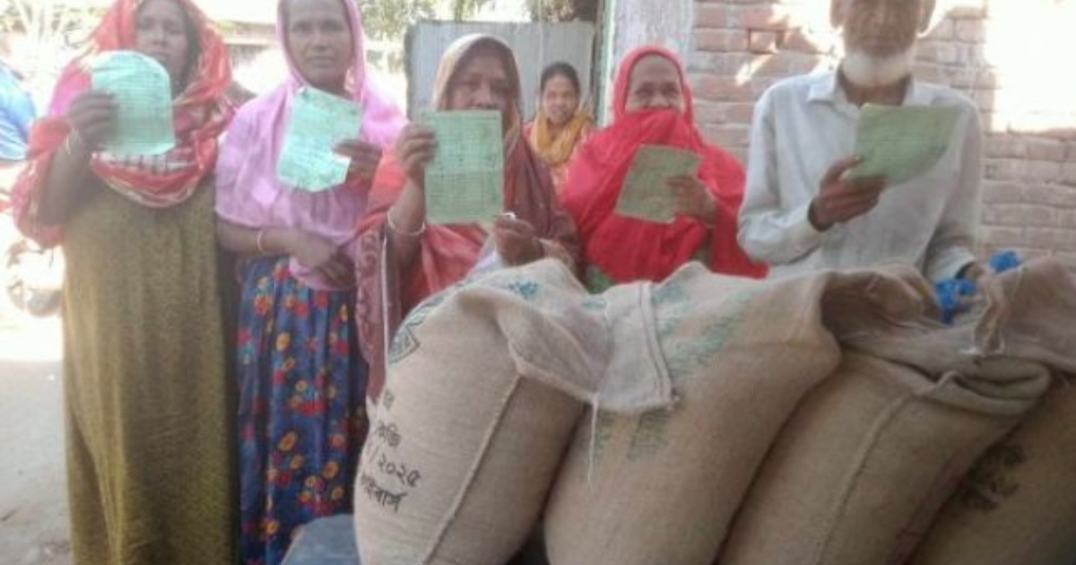 নাটোরের ‎লালপুরে খাদ্যবান্ধব কর্মসূচিতে চাল কম দেয়ার অভিযোগ