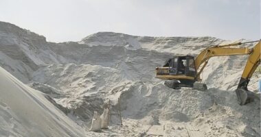 টাঙ্গাইলে রাজনৈতিক পরিচয়ে ৪০টি অবৈধ বালু মহাল রাজস্ব হারাচ্ছে সরকার, বাড়ছে জনদুর্ভোগ