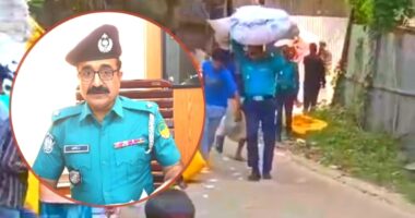 গাজীপুরে ভয়াবহ অগ্নিকাণ্ডে, মাথায় করে   মালামাল সরালেন ওসি