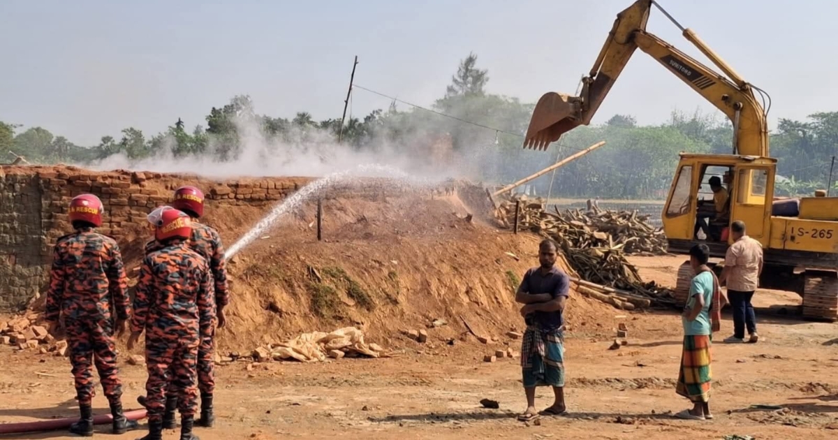 সুবর্ণচরে অবৈধ ইটভাটা গুঁড়িয়ে দিল প্রশাসন