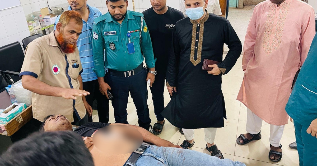 গাজীপুরে ছিনতাইকারীর ছুরিকাঘাতে ২ পুলিশ সদস্য আহত