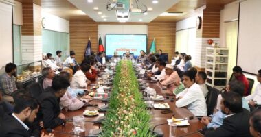 গাজীপুরে বিএনপি নেতৃবৃন্দের সঙ্গে পুলিশ কমিশনারের মতবিনিময় সভা অনুষ্ঠিত