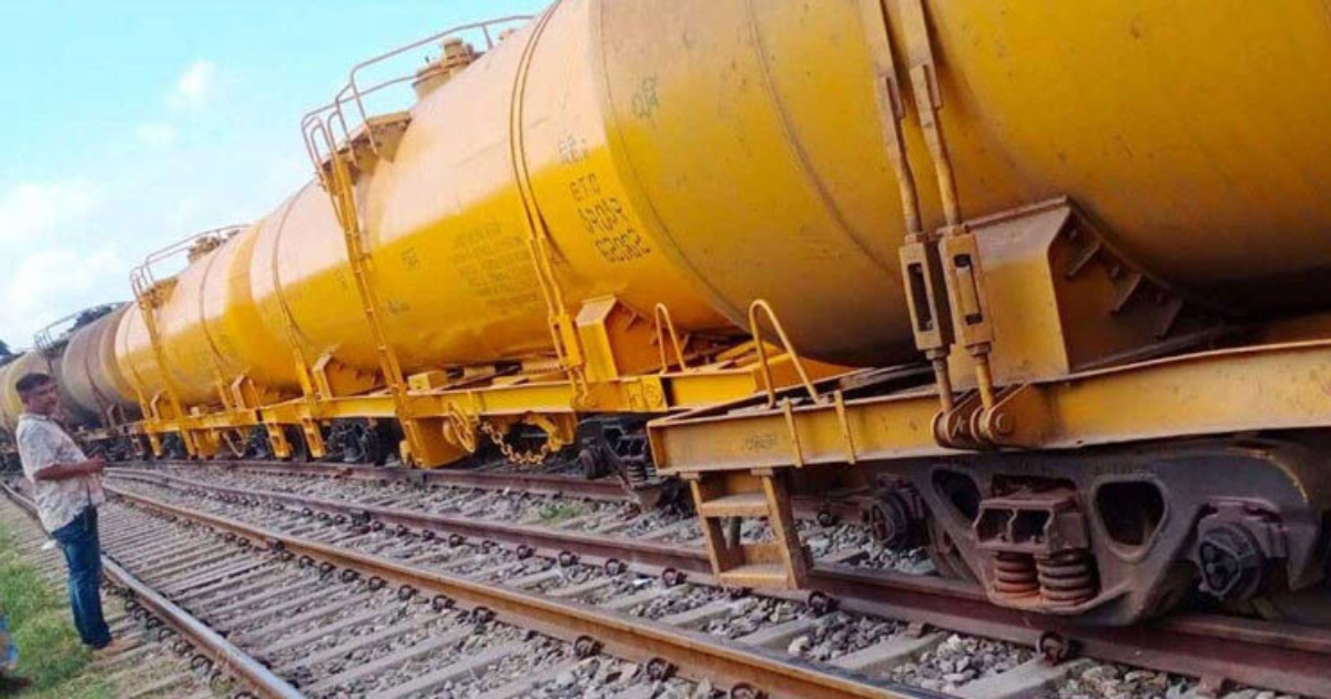 তেলবাহী ট্রেন লাইনচ্যুত, সিলেটের সঙ্গে সারা দেশের রেল যোগাযোগ বন্ধ