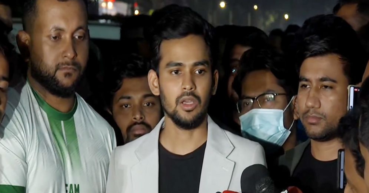 ‘বাংলাদেশের গণতন্ত্র ও সার্বভৌমত্বের প্রশ্নে বেগম জিয়ার নামটি সবার আগে আসবে’ : আসিফ মাহমুদ