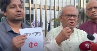 তারেকের প্রতি সংহতি জানাতে অনশনস্থলে রিজভী বলেন, গুরুত্বহীন দল নিবন্ধন পেল, কিন্তু তারেকের দলকে পেল না