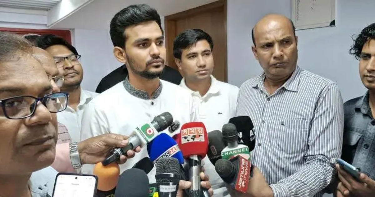 সরকারের সঙ্গে আলোচনা করে পদত্যাগের বিষয়ে দ্রুতই জানাব, ঢাকা থেকে নির্বাচন করব নিশ্চিত : উপদেষ্টা আসিফ মাহমুদ