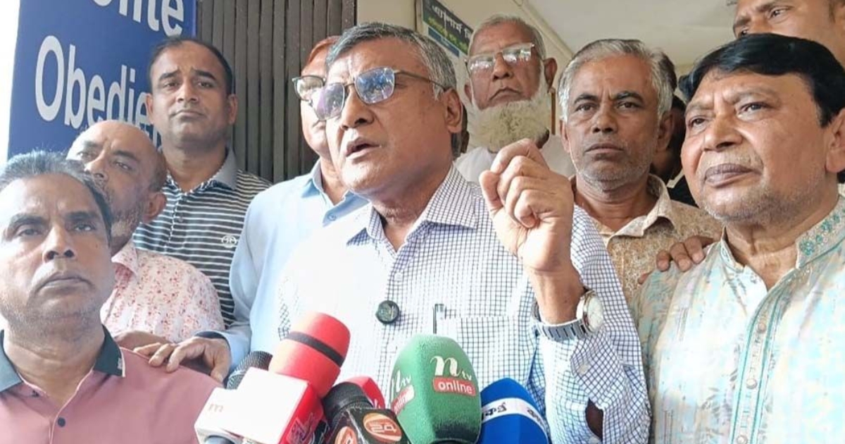 আ.লীগের লকডাউনে সারা দেশে পরিবহণ বেশি চলাচল করবে : হুমায়ুন কবির