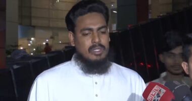 “এতো মারছে যে দুই সপ্তাহ হাঁটু গেড়ে সিজদা দিতে পারিনি” :  আখতার হোসেন