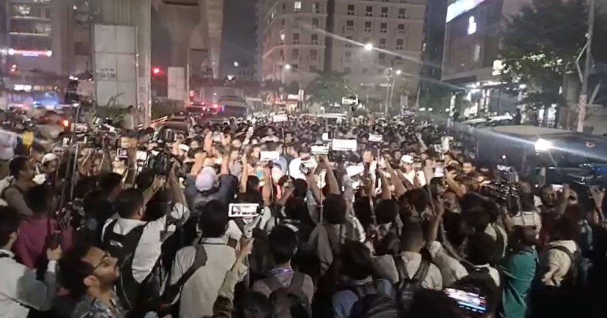 আ.লীগের ডাকা লকডাউনের প্রতিবাদে এনসিপির বিক্ষোভ মিছিল, উত্তাল শাহবাগ